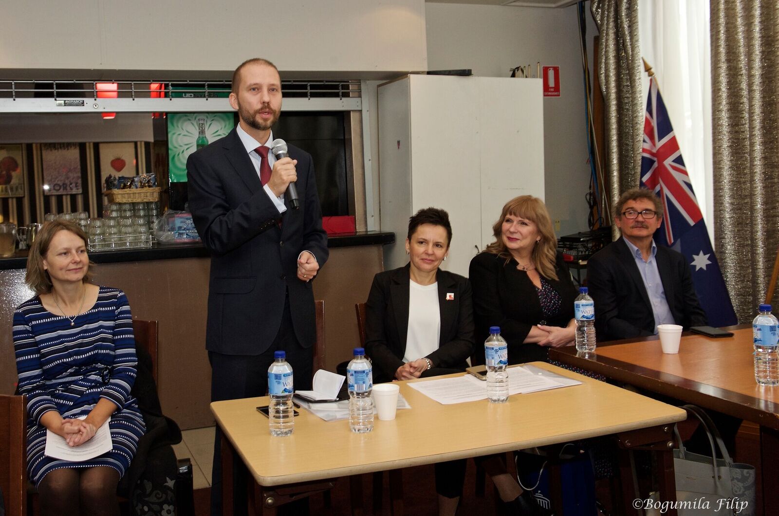 50. Zjazd RNPA. Konsul D. Preda, Ambasador M. Kołodziejski, Konsul G R Jurkowska, Poseł M Gosiewska, Poseł W Ziemniak